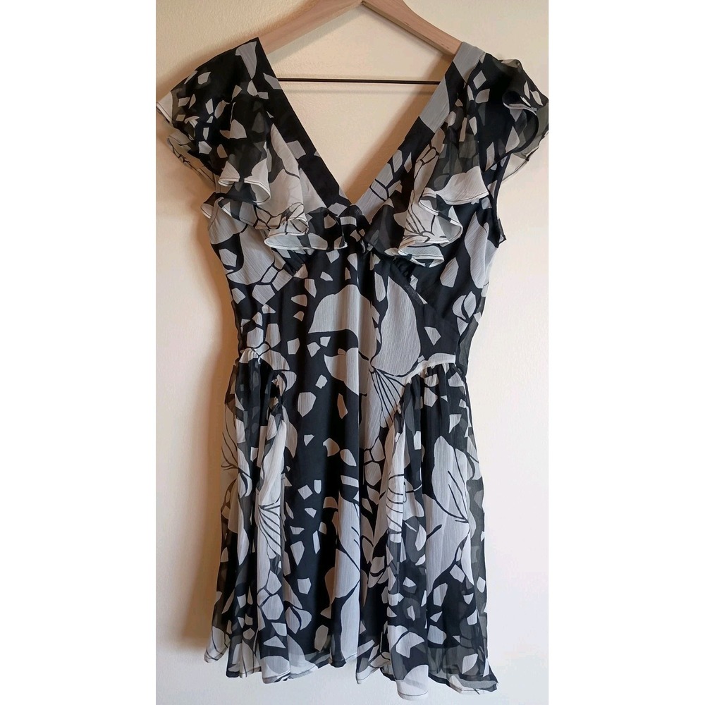 Topshop NWT Black White Floral Ruffle Mini Dress Flutter Sleeve Romantic Sz 6